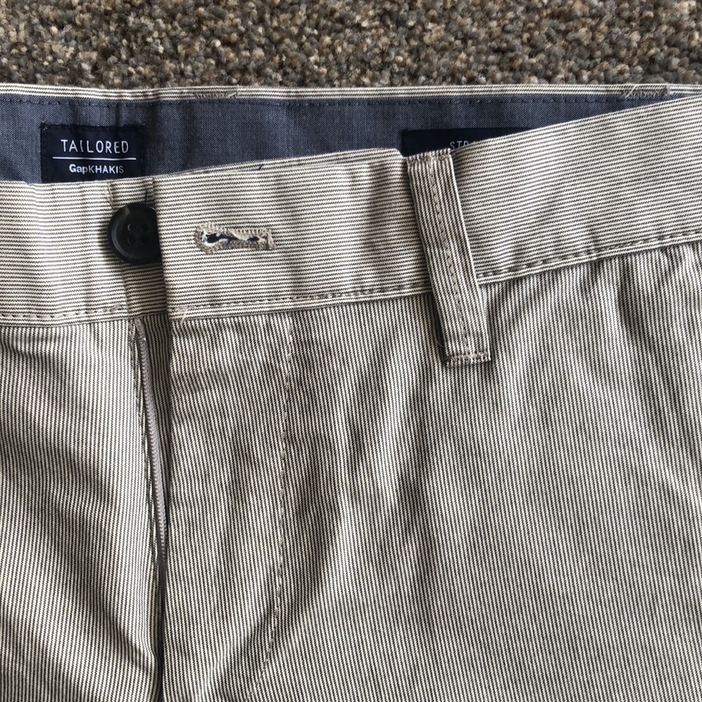 Men’s GAP Khakis Pants Tailored Straight Fit like new 28 x 30 PINSTRIPE GRAY